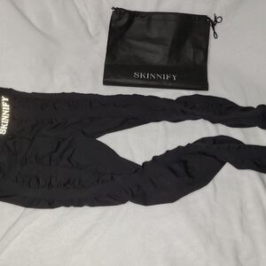 Skinnify Black Leggings with Pouch